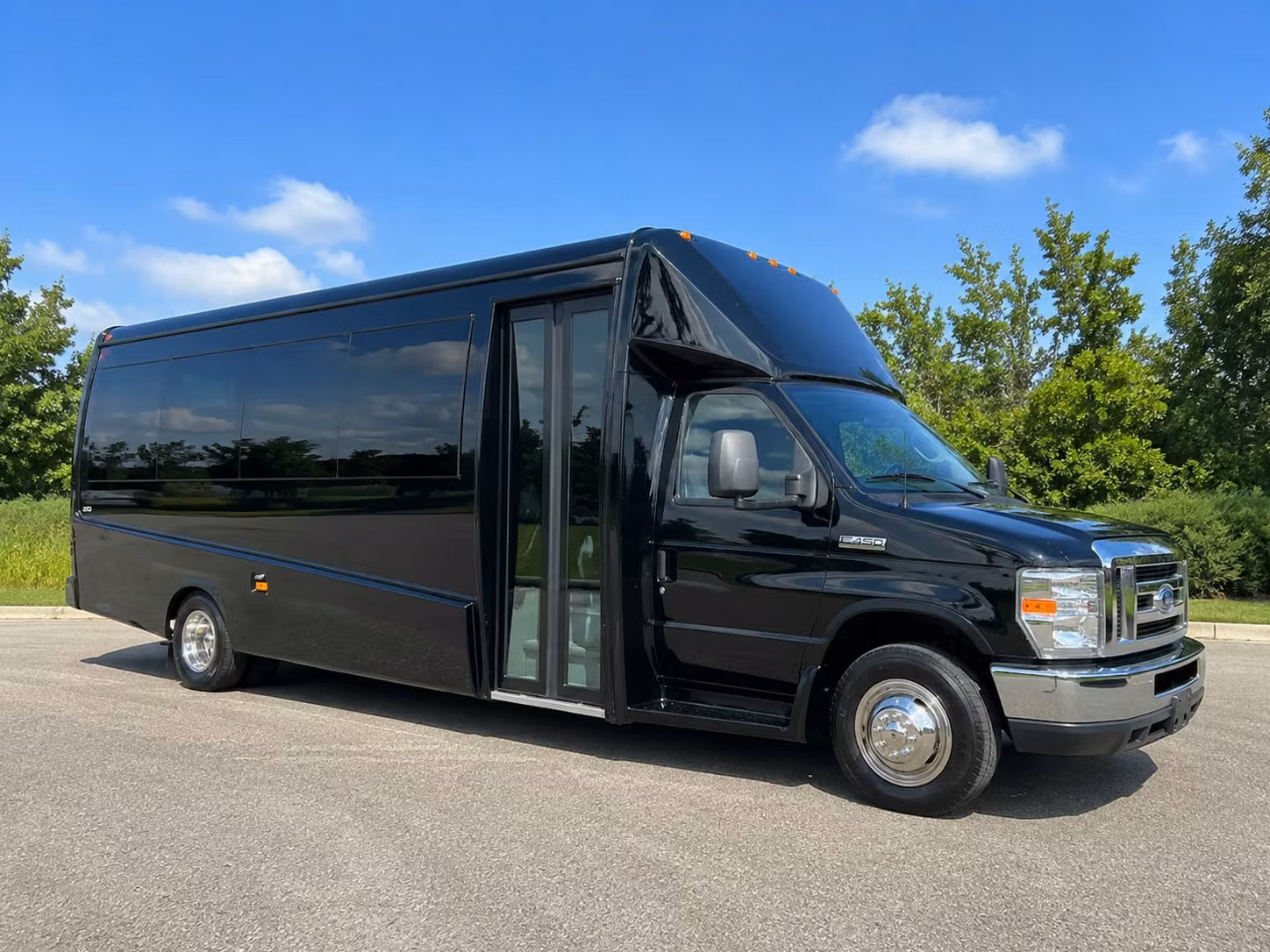 long beach 20 passenger minibus rental